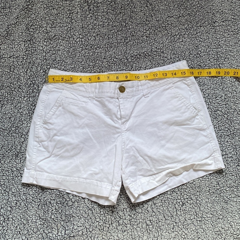 Old Navy White Bermuda Shorts Crisp Cotton Summer Style - Picture 6 of 7